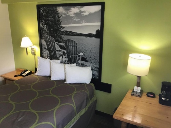 Super 8 by Wyndham Powell image 12