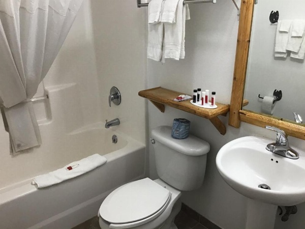 Super 8 by Wyndham Powell image 17