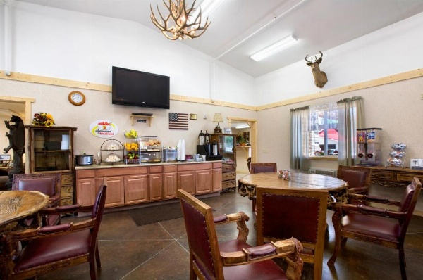 Super 8 by Wyndham Powell image 9